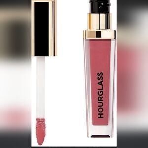 Hourglass Velvet Story Lip Cream CRUSH